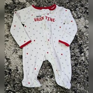 Carters Newborn Valentines Day Onesie ♥️